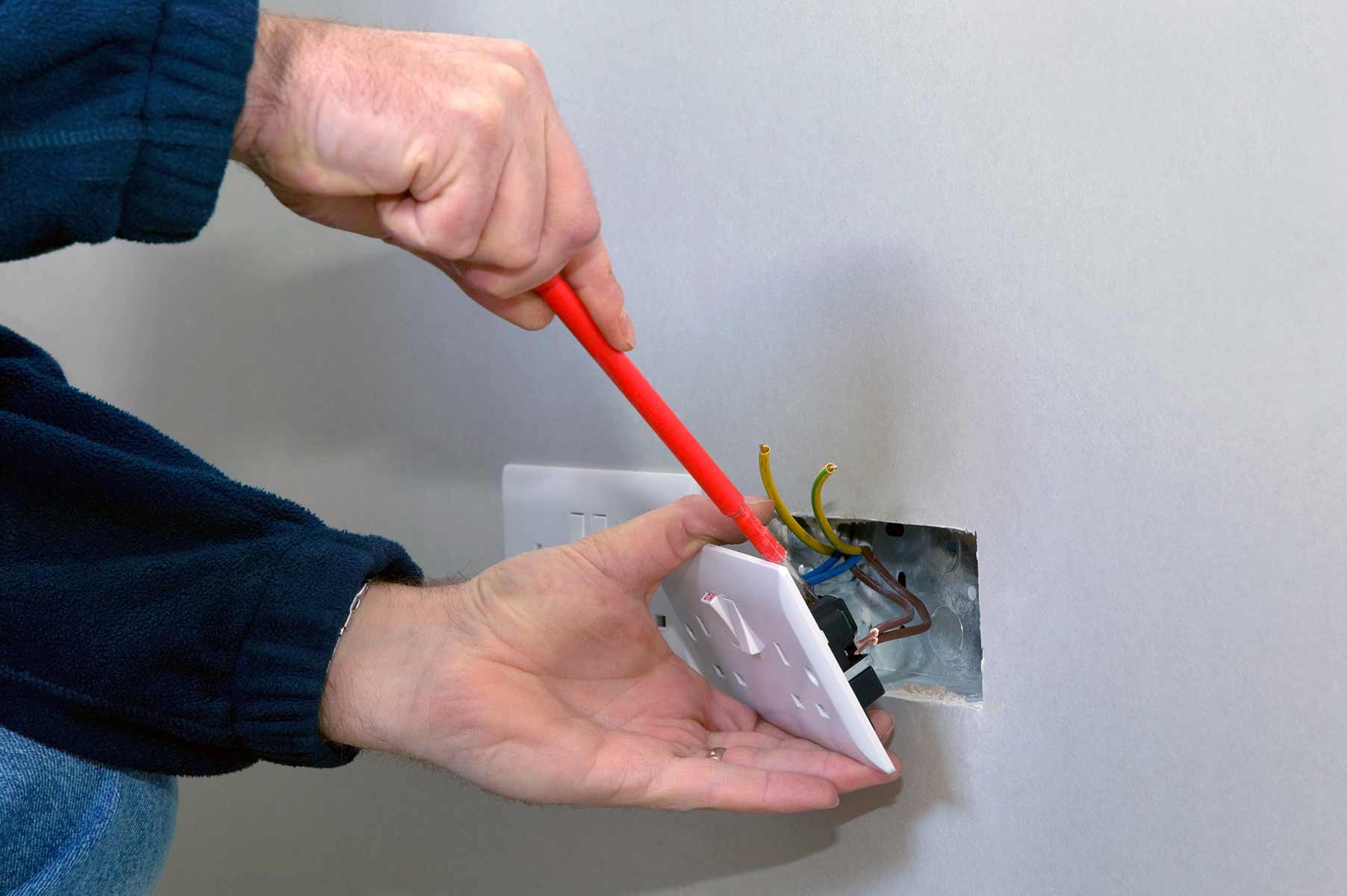 Our electricians can install plug sockets for domestic and commercial proeprties in Eckington and the local area. 
